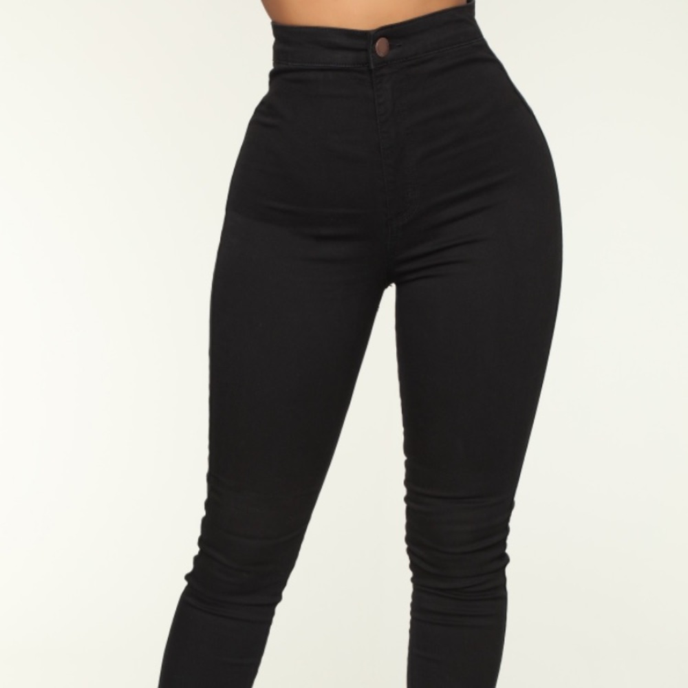 NEW FASHIONNOVA BLACK JEANS
